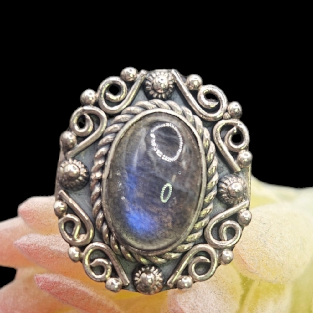 Labradorite Ring - Picture 9 of 9